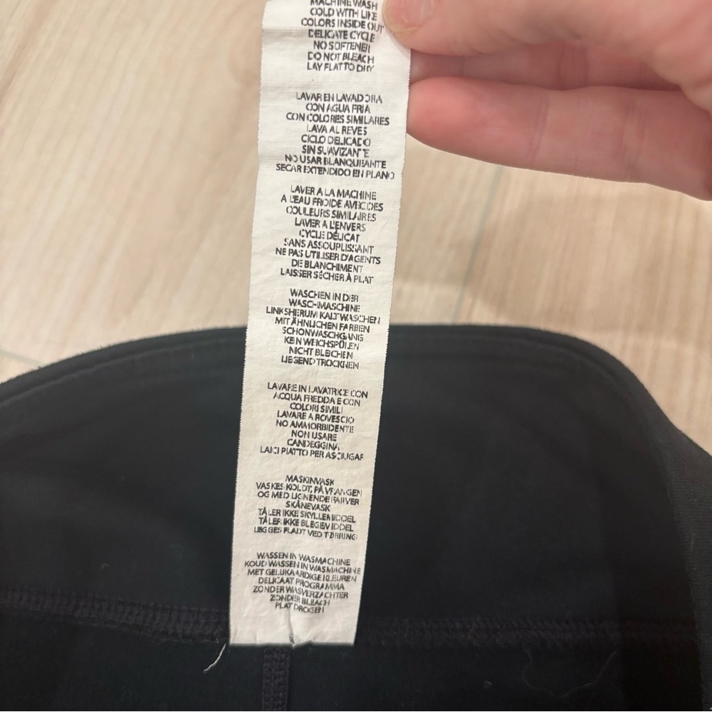 Fabletics Cropped Leggings - Solid Black Color In… - image 5